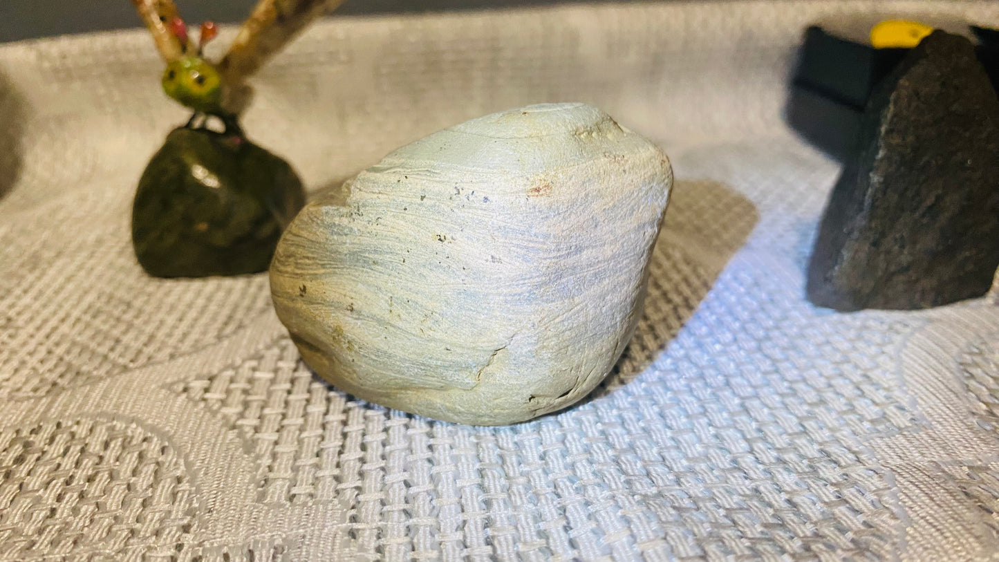 Layer stone