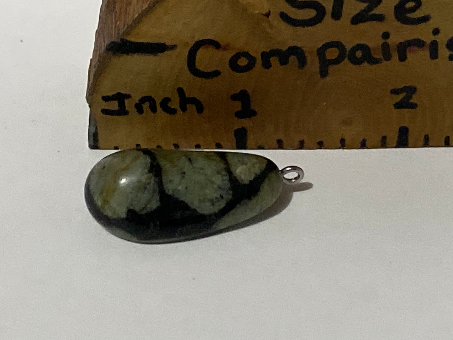 Green pendant stone