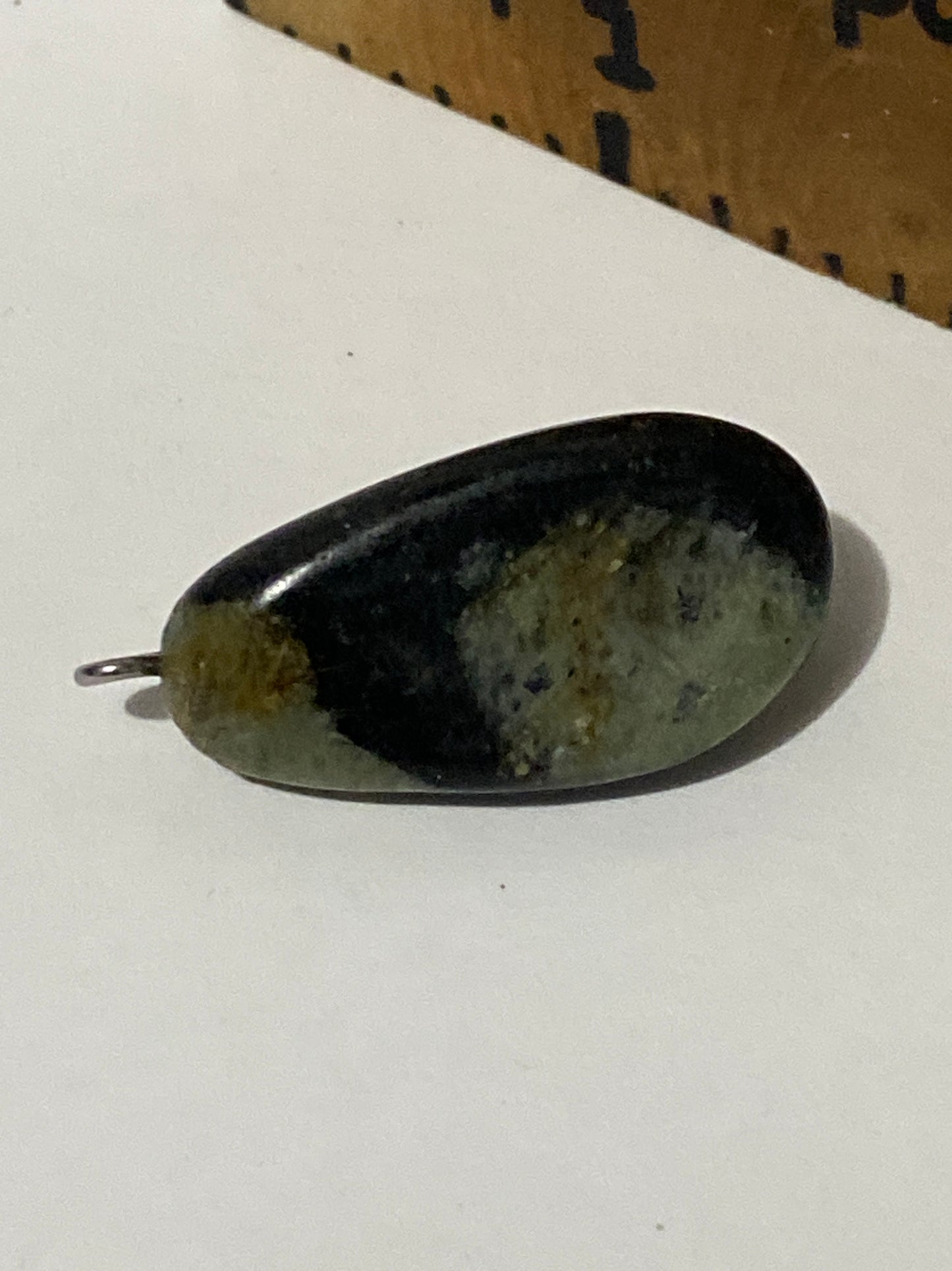 Green pendant stone